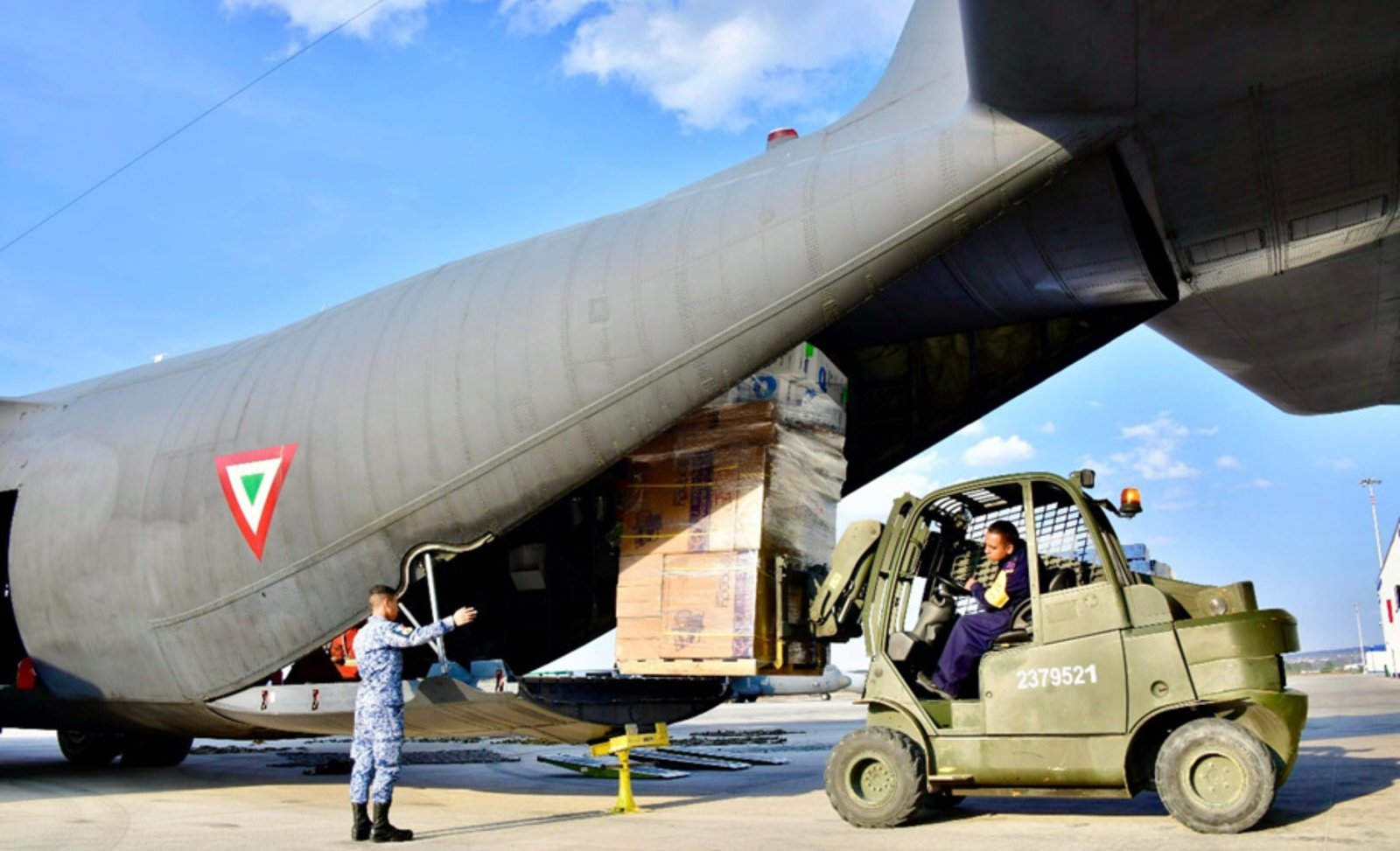 México envía ayuda a damnificados de huracán Melissa