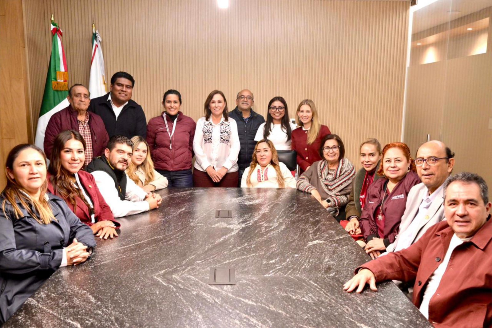 Diputadas y diputados federales de Morena Veracruz se reúnen con la Gobernadora Rocío Nahle