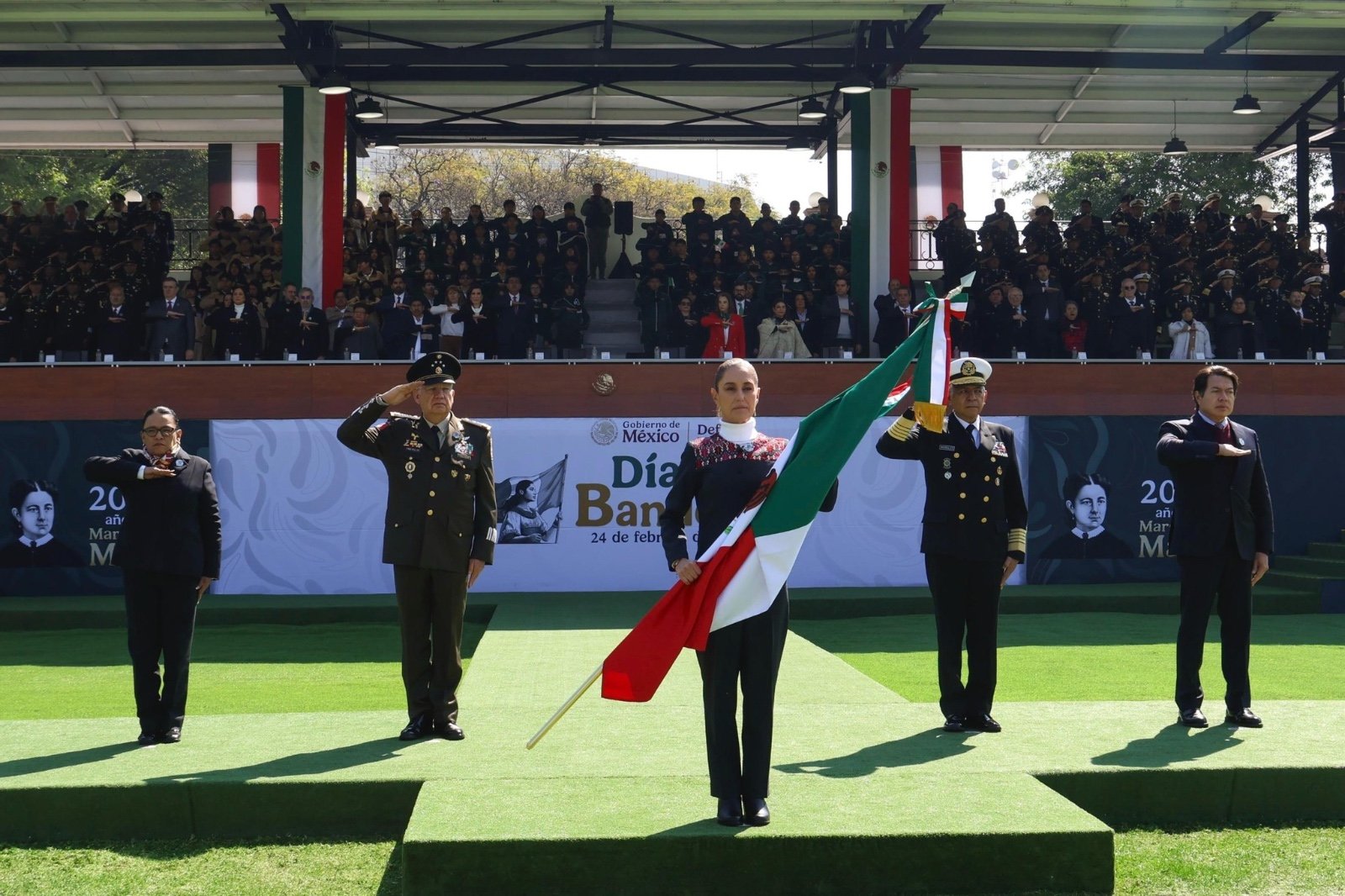 “México es dignidad, valentía y grandeza”: Presidenta Claudia Sheinbaum en ceremonia por el Día de la Bandera