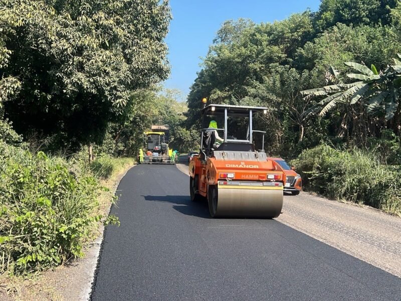 SICT utiliza trenes de pavimentación para dar mantenimiento a carreteras federales de Veracruz