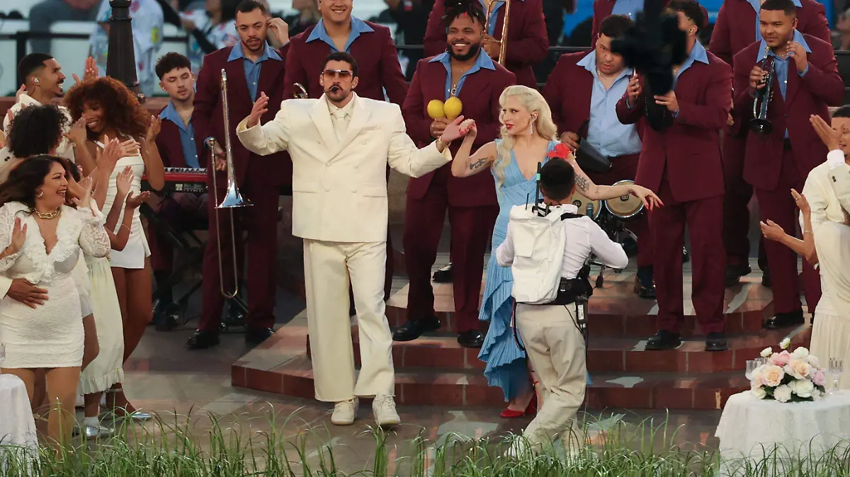 Lady Gaga y Ricky Martín cantan con Bad Bunny en el medio tiempo del Super Bowl
