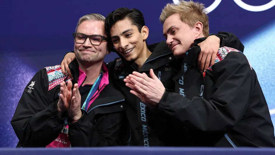 ¿Quiénes son los entrenadores de Donovan Carrillo? Ellos son Jonathan Mills y Myke Gillman