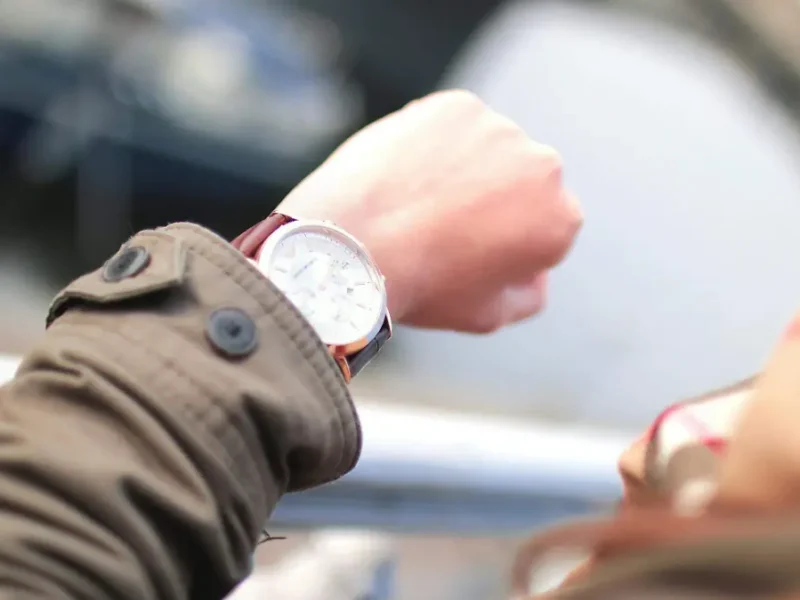 ¿Eres de los que llega tarde a todos lados? La ciencia explica el problema de la impuntualidad