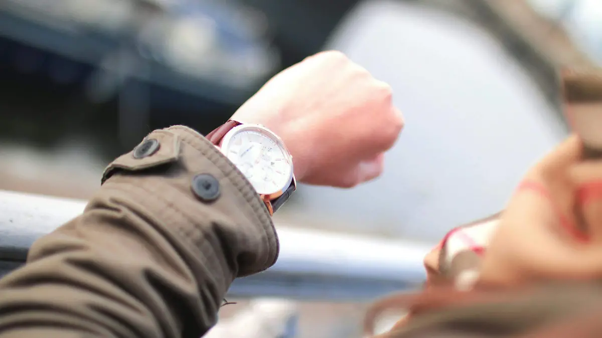 ¿Eres de los que llega tarde a todos lados? La ciencia explica el problema de la impuntualidad