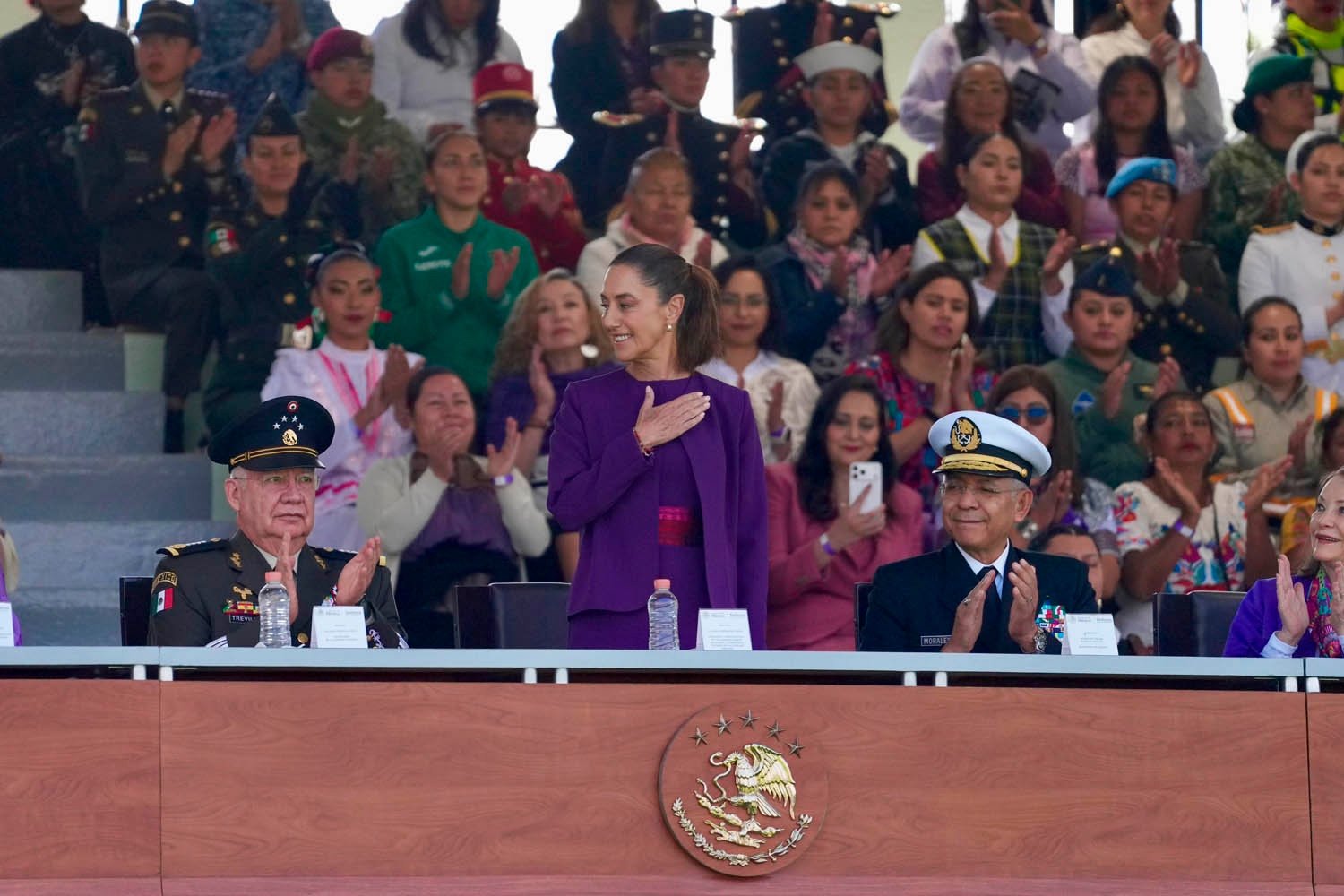 En Día Internacional de las Mujeres, presidenta Sheinbaum reconoce a las integrantes de las Fuerzas Armadas