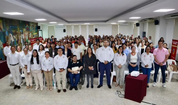 Capacitan a procuradores municipales en Coatzacoalcos para fortalecer protección de la niñez