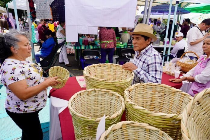 Reúnen a 140 emprendedores en encuentro regional en Xalapa