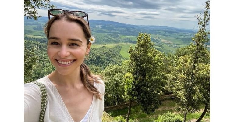 Así luchó Emilia Clarke por su vida tras sufrir problemas en el cerebro cuando filmaba Game of Thrones