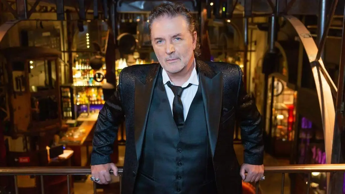 Miguel Mateos celebra su historia en México