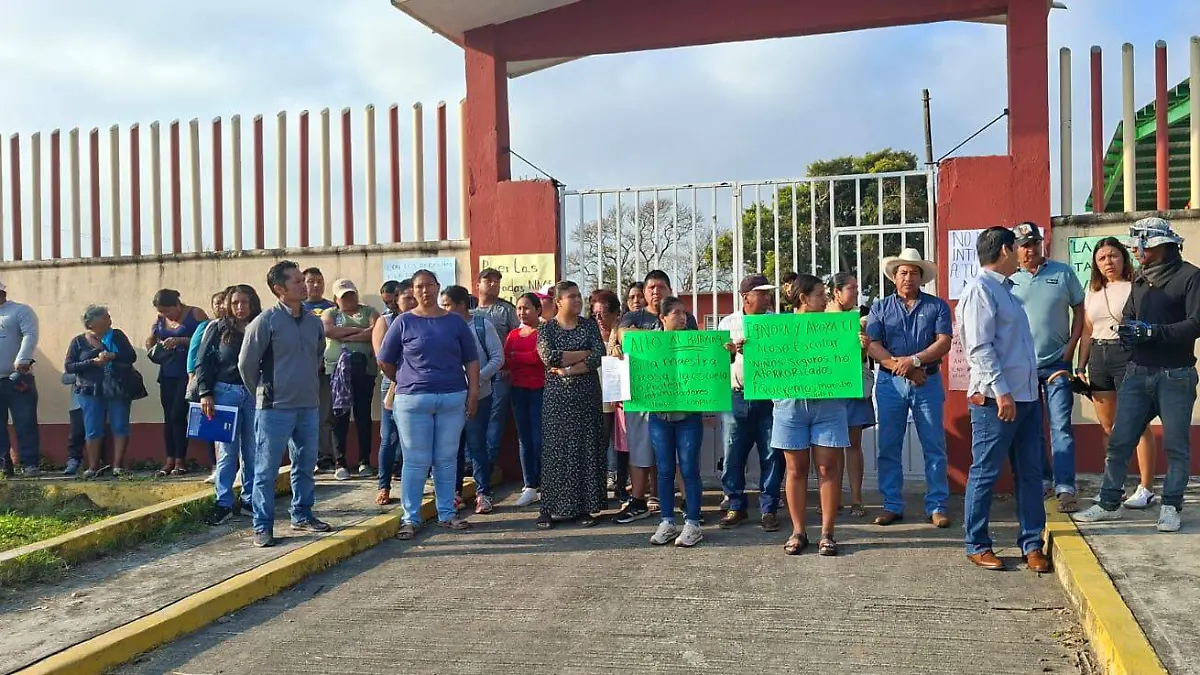 Acoso cibernético: seis alumnas de Xalapa piden justicia tras denuncias de difamación y amenazas