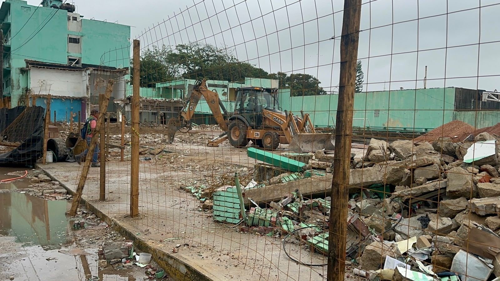 Prevén construcción de cinco tiendas en Coatzacoalcos; sector albañil espera al menos 500 empleos