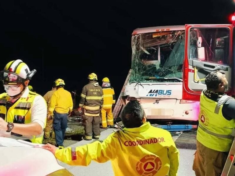 Choque de autobús deja dos muertos en Tamaulipas; viajaba de Coatzacoalcos a Ciudad Acuña
