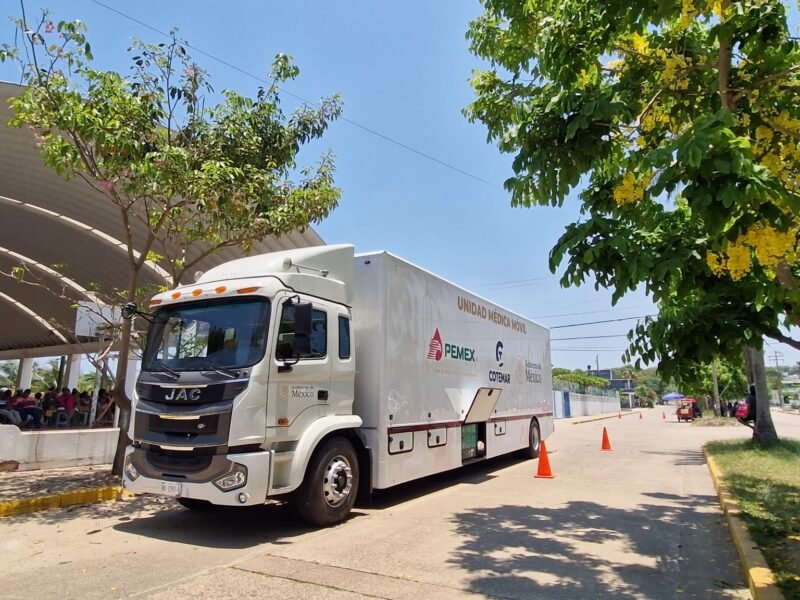 Brinda Unidad Médica Móvil de Pemex atención gratuita en Villa Allende, ejidos y congregaciones