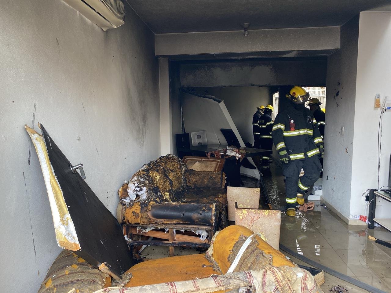 Atienden Bomberos y PC municipal incendio en Dream Lagoons