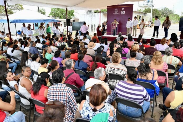 Entrega Ayuntamiento de Veracruz 255 escrituras a familias veracruzanas