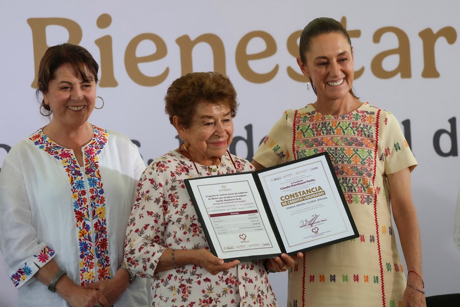 En Morelos, Sheinbaum entrega más de 800 liberaciones de créditos Fovissste