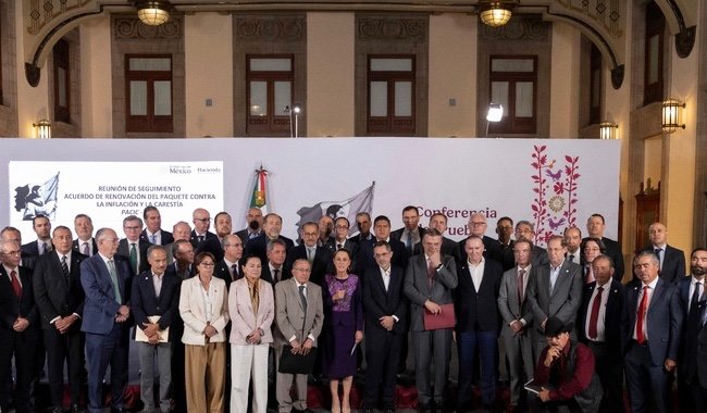 Presidenta Claudia Sheinbaum acuerda con empresarios renovación del Pacic para mantener la canasta básica en 910 pesos