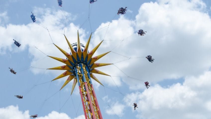 Grupo de visitantes se quedan varados en juego de Six Flags en San Antonio | VIDEO