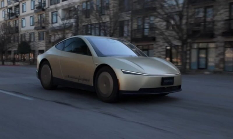 Los robotaxis de Tesla y Waymo circulan sin conductor ni supervisión humana en Estados Unidos; ¿cuándo llegan a México?