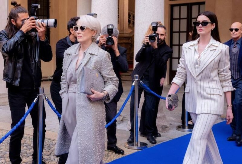 Anne Hathaway y Meryl Streep deslumbraron con looks icónicos en la gira mundial.