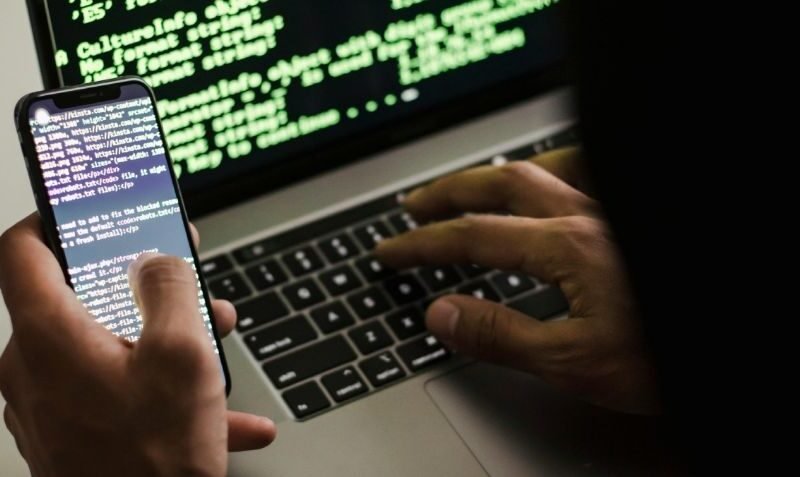 El antivirus no basta: los tres pilares que mantienen a salvo tu teléfono y tu vida digital