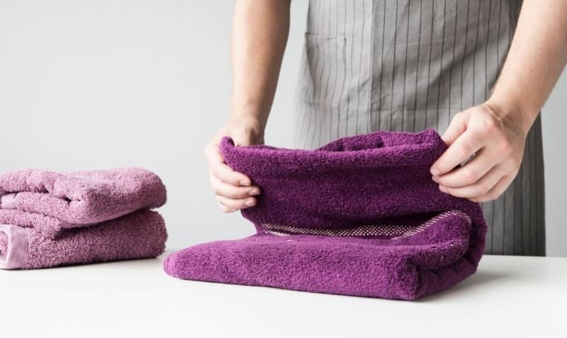 Dile adiós al suavizante para telas: el truco para que las toallas queden suaves y perfumadas