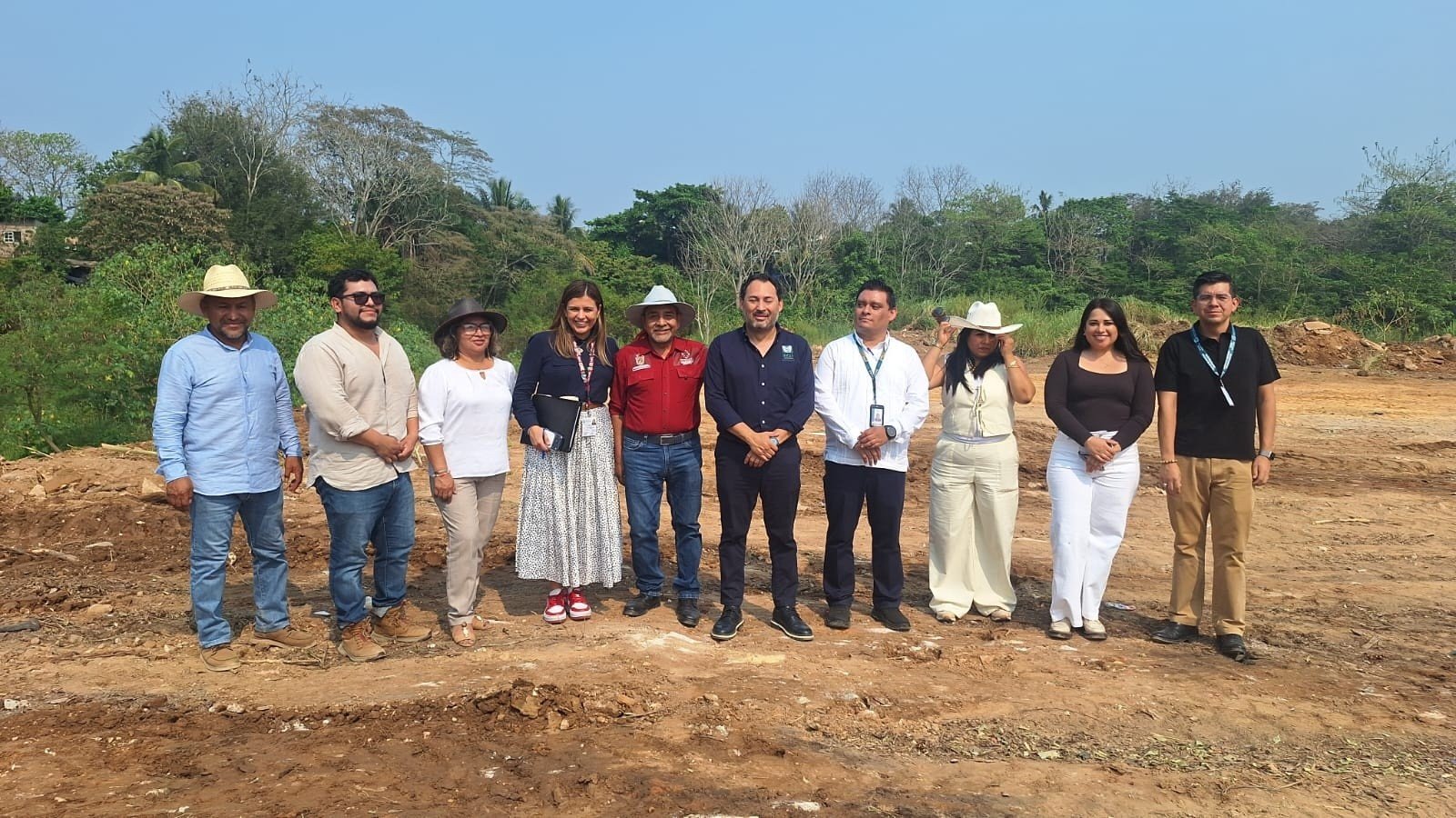 Visitan predios para nuevo hospital regional del IMSS en Minatitlán