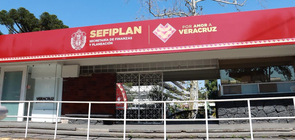Gobierno de Veracruz busca vender vehículos oficiales inservibles para generar recursos