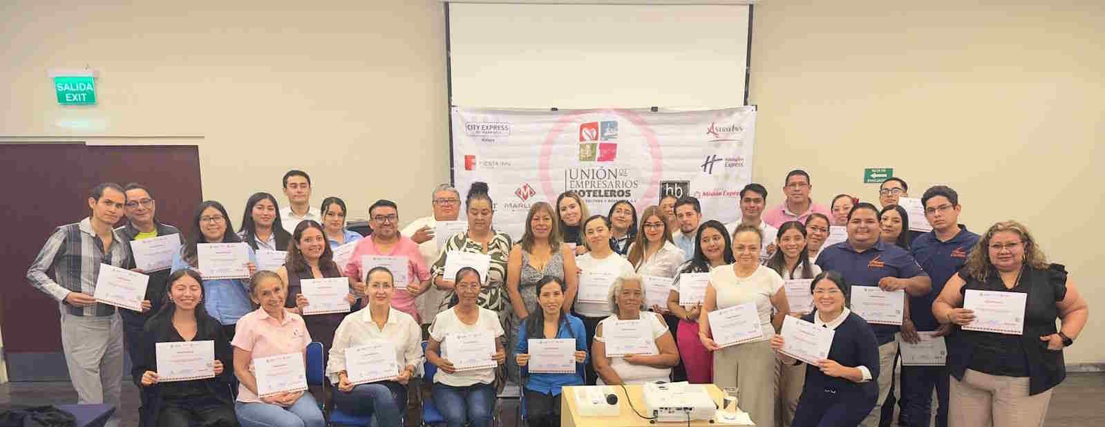 Reciben sector hotelero de Xalapa capacitación en liderazgo y atención turística