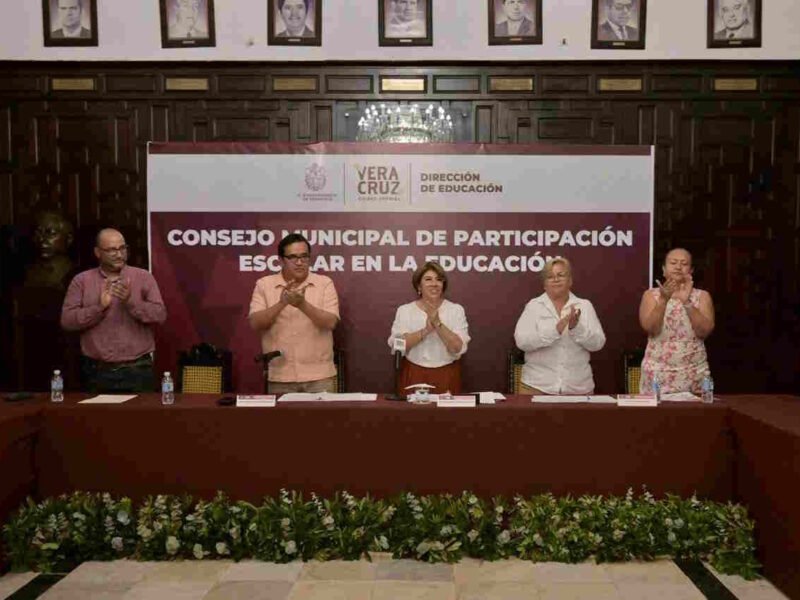 Anuncia Rosa María nuevas escuelas municipales de oratoria, poesía y ajedrez