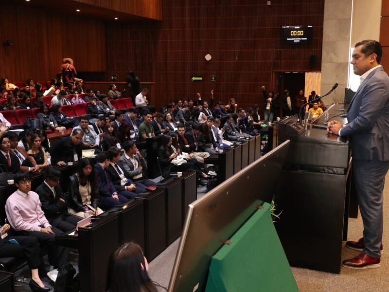 En Parlamento Juvenil, tercera edición, ponentes piden a juventudes involucrarse en los asuntos públicos