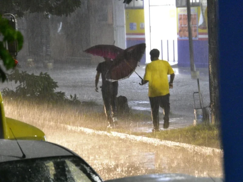 Coatzacoalcos en alerta por temporal lluvioso; habilitan refugio y despliegan unidades Vactor