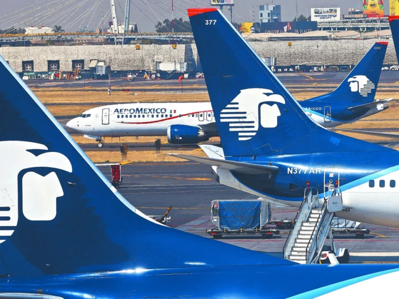 Sobrecargos rechazan convenio contractual de Aeroméxico con 60% de votos