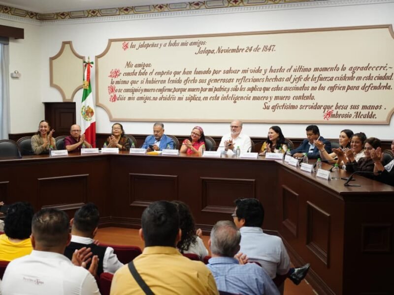 Refrenda Ayuntamiento de Xalapa la hermandad con el pueblo de Cuba