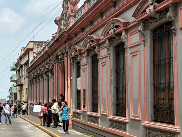Veracruz eliminará el examen de ingreso a preparatoria en 2027 a través del programa Mi derecho, Mi lugar