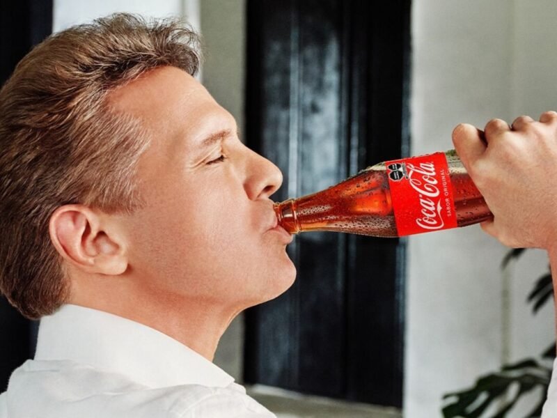 Coca Cola celebrará sus 100 años en México con Luis Miguel. Ya los denunciaron por violar la Ley General de Salud