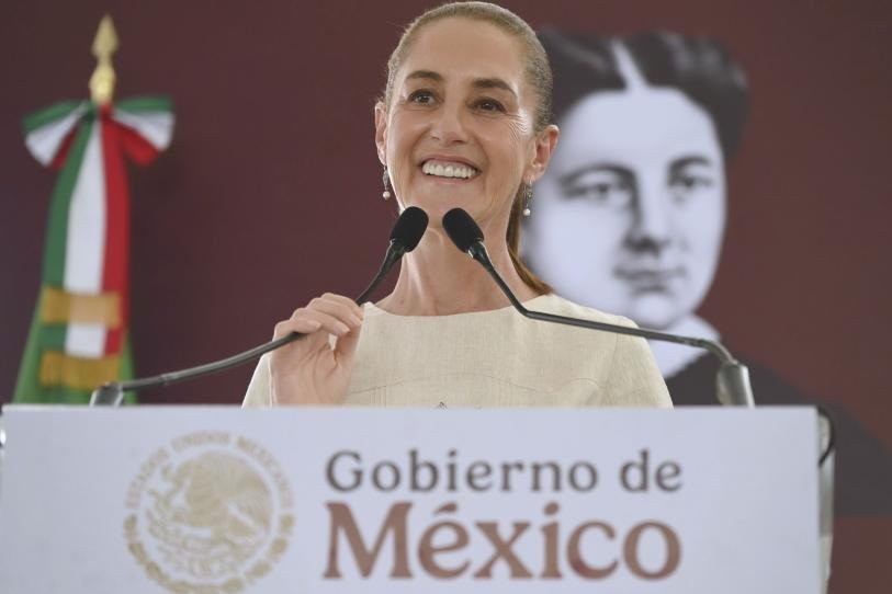 Plantea Sheinbaum reducir burocracia de sector salud; sistema necesita una revolución digital