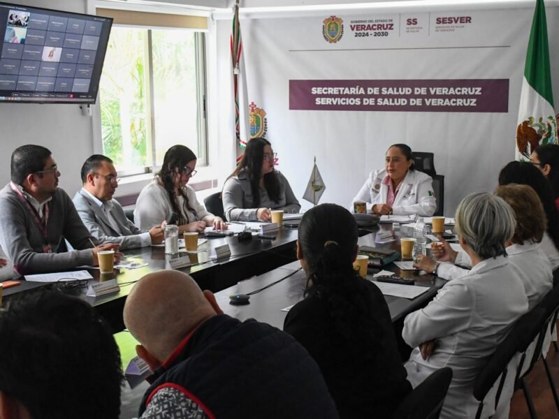 COESABI aprueba dictámenes para la Medalla al Mérito Médico